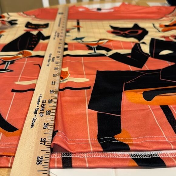 Cute Whimsical Sophisticated Cats In A Lounge Size 2XL - Picture 3 of 6